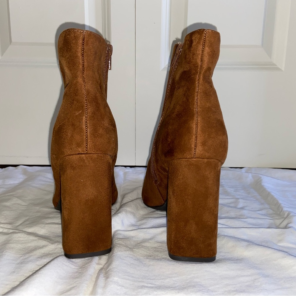 Women’s Boots, Size 10 - Picture 7 of 10